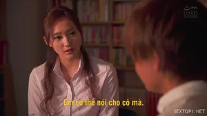 Cậu liếm trúng hạt le của mình rồi sướng quá