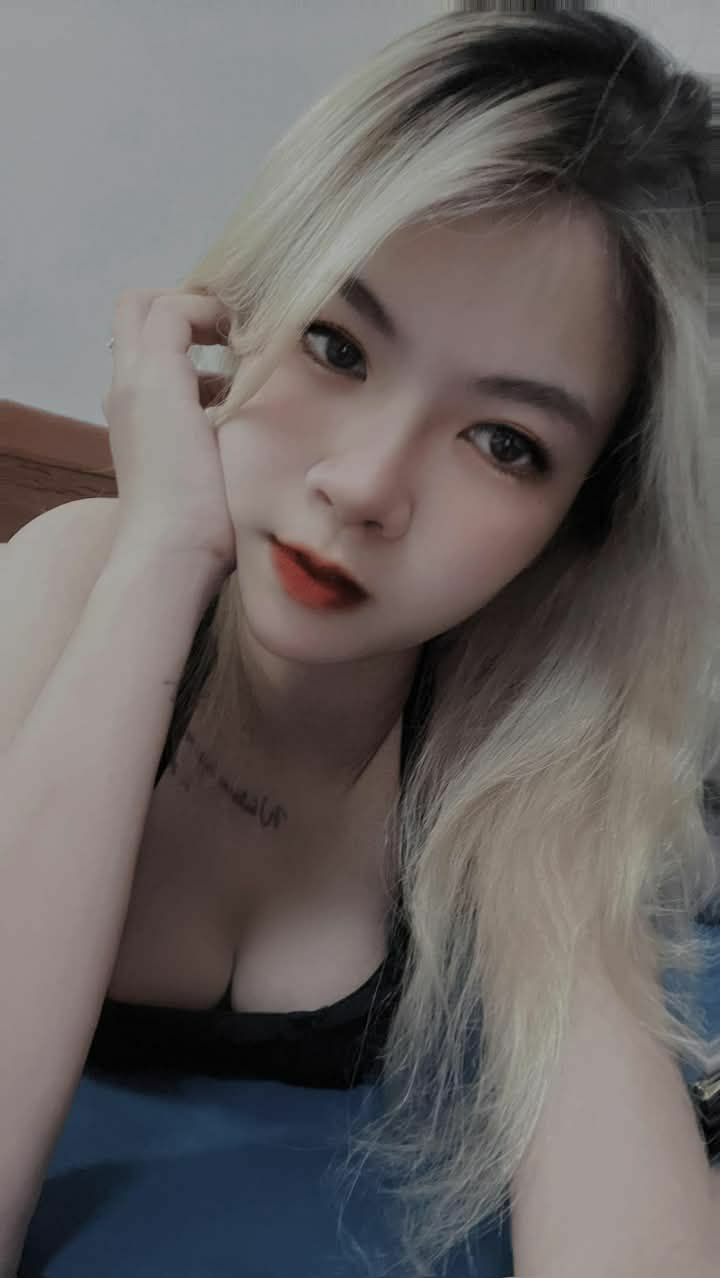 NACR-671 Một người vợ xinh đẹp âm mưu cùng chồng quyến rũ sinh viên đại học hàng xóm! Một cặp đôi biến thái đã bí mật quay phim cảnh này và tận hưởng nó! ?